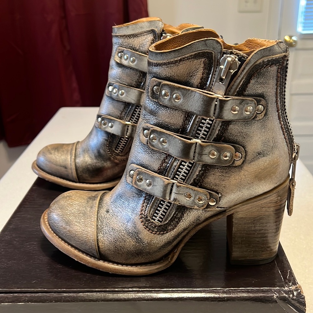 Freebird Beckett- Pewter size 10